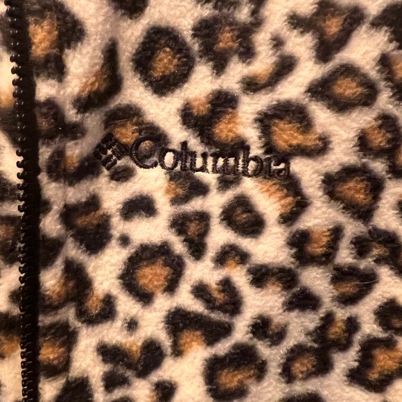 24mos. Columbia outer wear, hooded with foldable hand and foot cuffs. - Picture 3 of 3